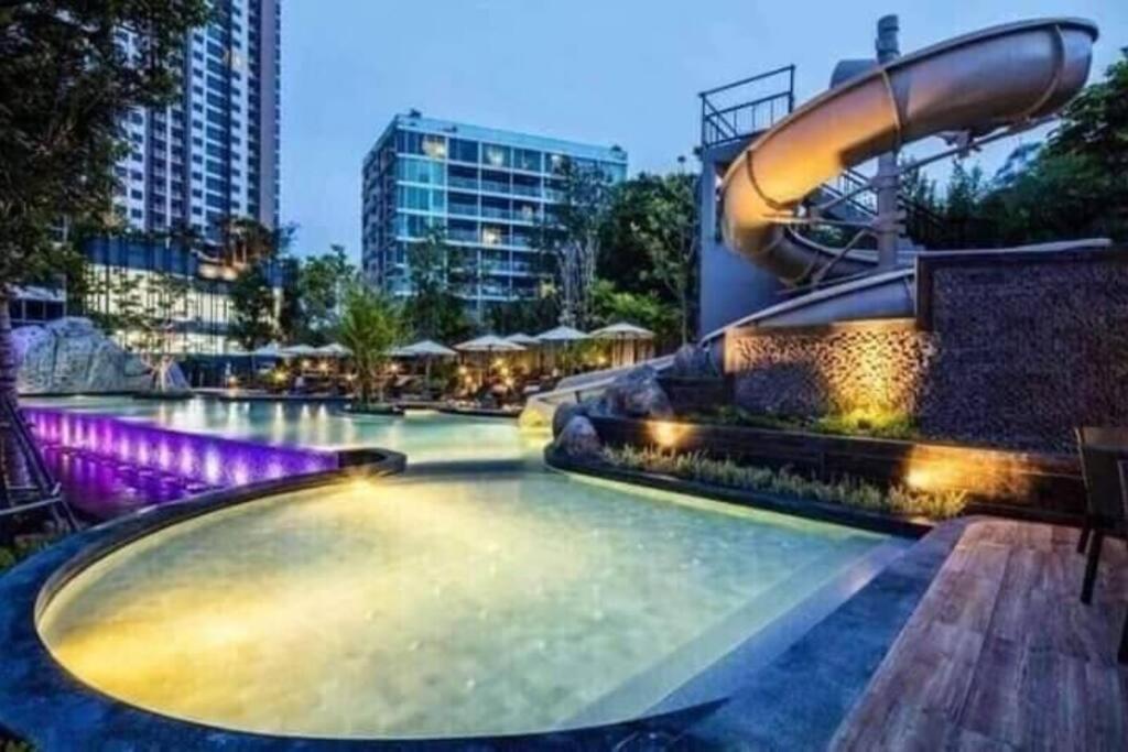 Unixx Condo Pattaya Near Walking Street Buitenkant foto